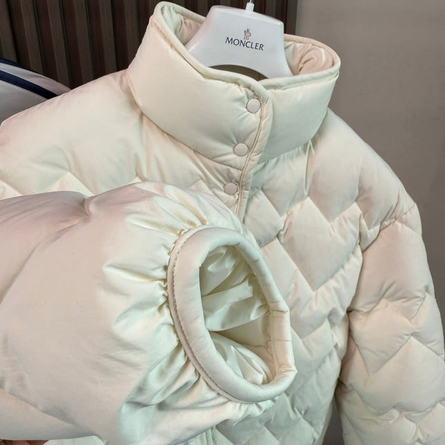 MONCLER JACKET STYLE 142