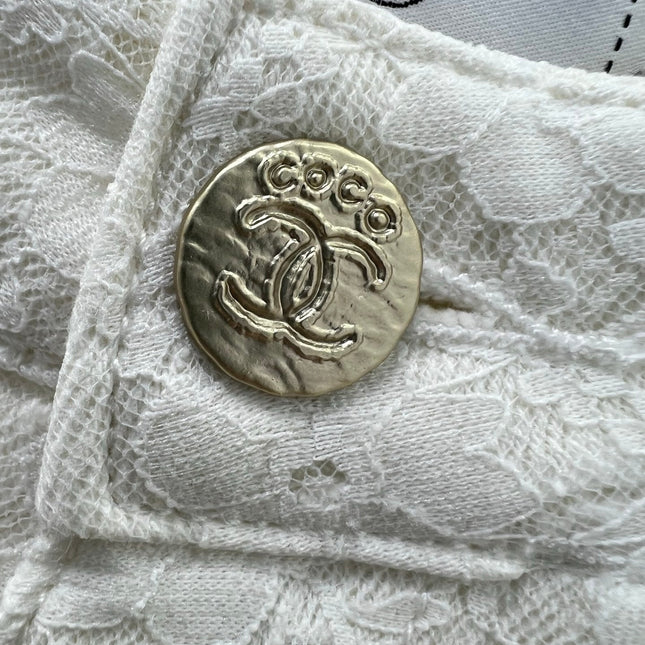 CHANEL LACE-TRIMMED DENIM SHORTS 275066