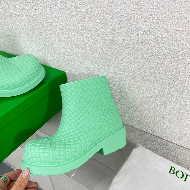 FIREMAN BOOTS IN GREEN MINT RUBBER WITH ICONIC INTRECCIO MOTIF