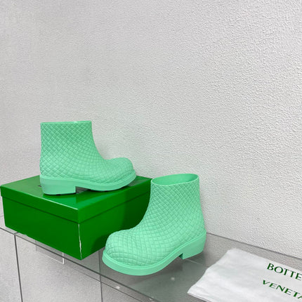 FIREMAN BOOTS IN GREEN MINT RUBBER WITH ICONIC INTRECCIO MOTIF