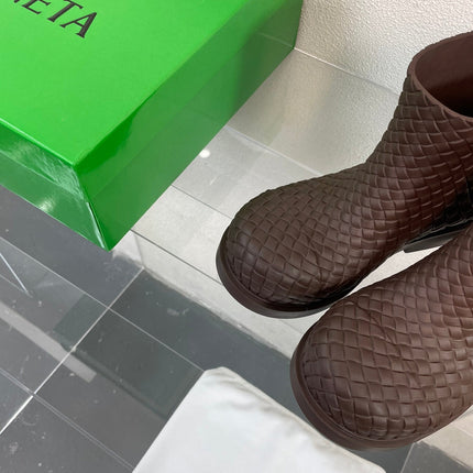 FIREMAN BOOTS IN CHOCOLATE BROWN RUBBER WITH ICONIC INTRECCIO MOTIF