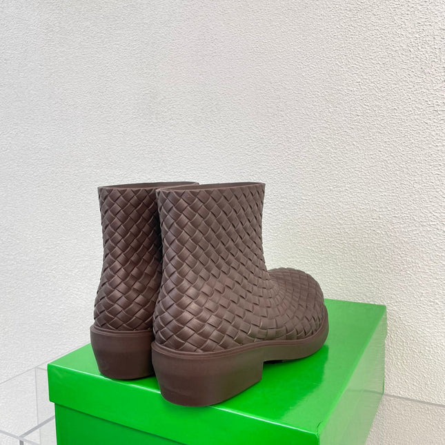 FIREMAN BOOTS IN CHOCOLATE BROWN RUBBER WITH ICONIC INTRECCIO MOTIF