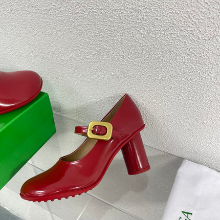 ATOMIC MARY-JANE PUMP 9 CM IN RUBY RED CALFSKIN