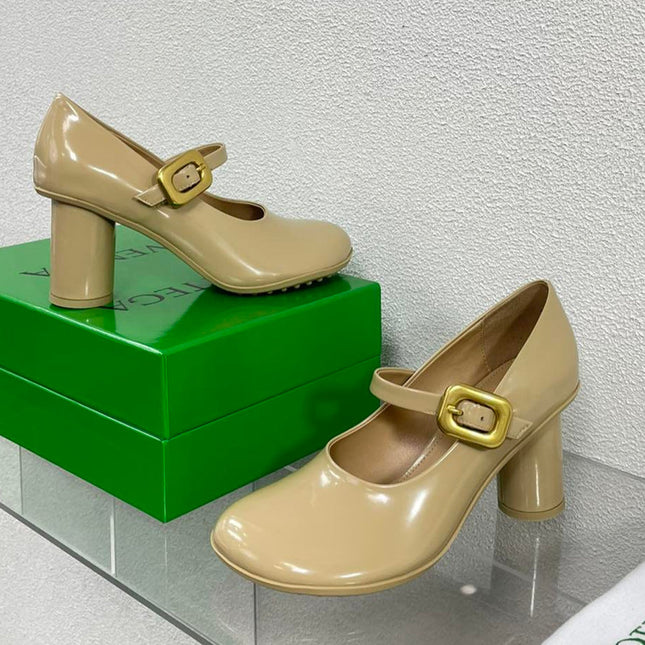 ATOMIC MARY-JANE PUMP 9 CM IN BISQUE BEIGE CALFSKIN