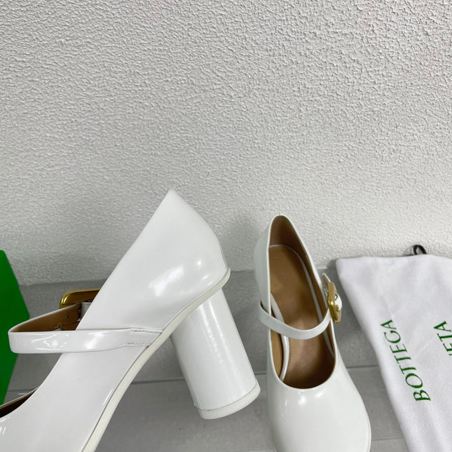 ATOMIC MARY-JANE PUMP 9 CM IN WHITE CALFSKIN