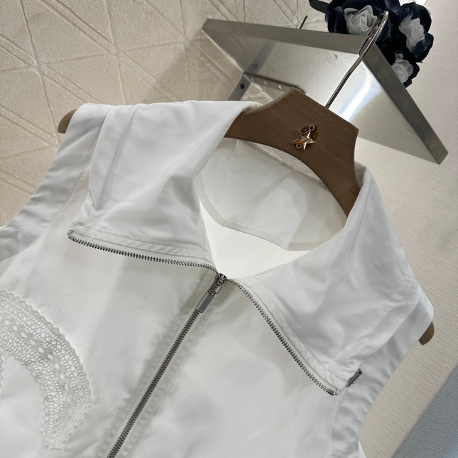 CHANEL SLEEVELESS TOP 272320