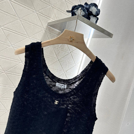 CHANEL SLEEVELESS TOP 272290
