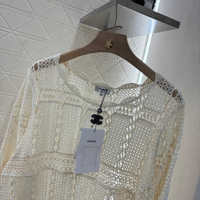 CHANEL PULLOVER KNIT TOP WITH CUTWORK EMBROIDERY 276502