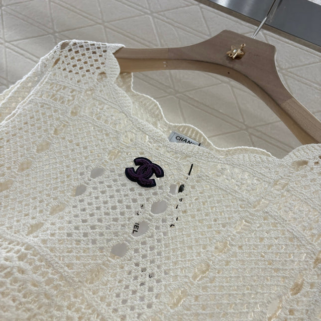 CHANEL PULLOVER KNIT TOP WITH CUTWORK EMBROIDERY 276502