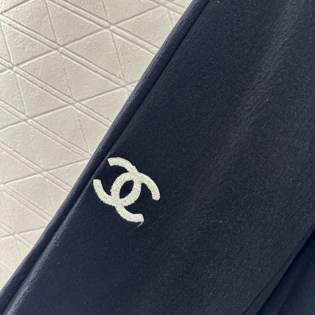 CHANEL 25S HIGH-WAISTED WIDE-LEG PANTS 304