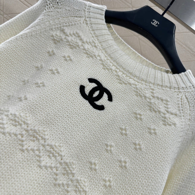 CHANEL 25S EMBROIDERED CROCHET SWEATER 349