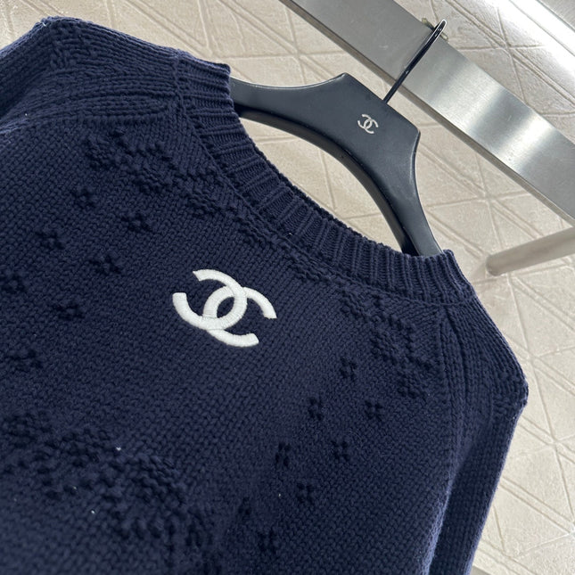 CHANEL 25S EMBROIDERED CROCHET SWEATER 348