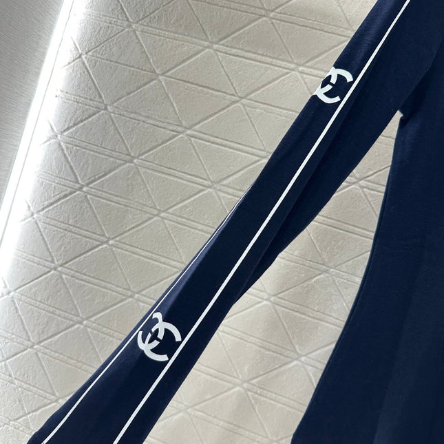 CHANEL 25S LONG-SLEEVE CREW NECK T-SHIRT 405