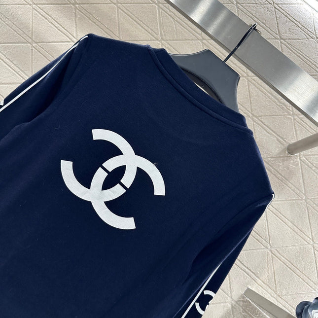 CHANEL 25S LONG-SLEEVE CREW NECK T-SHIRT 405