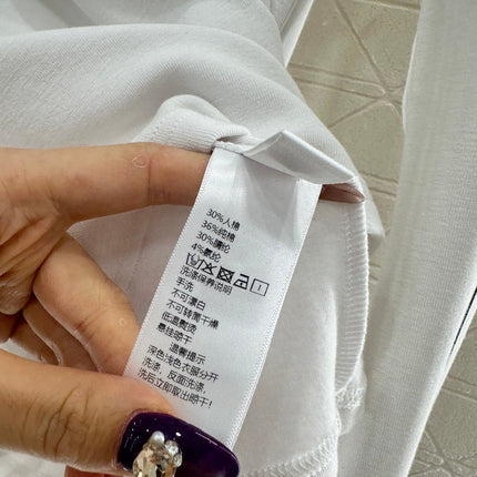 CHANEL 25S LONG-SLEEVE CREW NECK T-SHIRT 406