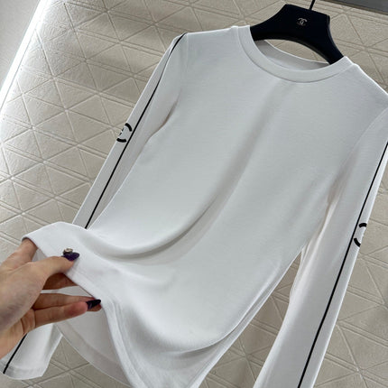 CHANEL 25S LONG-SLEEVE CREW NECK T-SHIRT 406