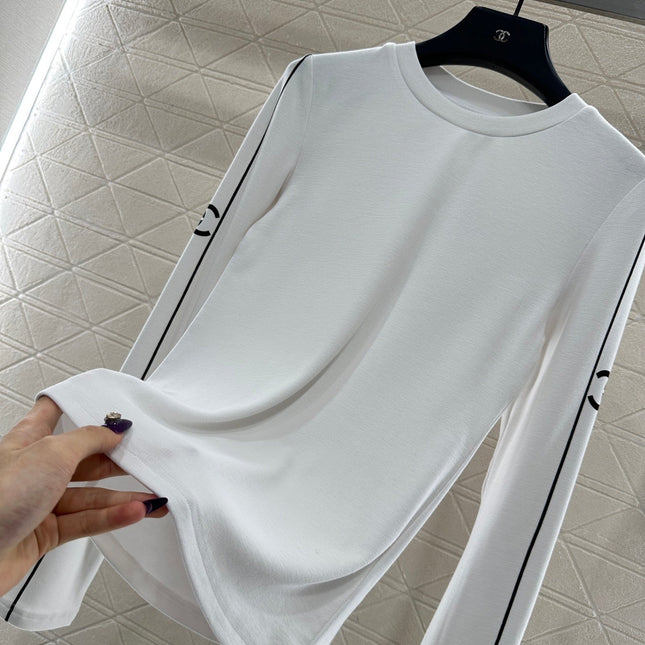 CHANEL 25S LONG-SLEEVE CREW NECK T-SHIRT 406