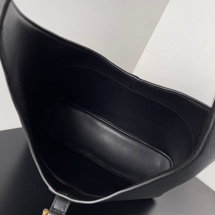 GOLD LOCKER SHOULDER BAG 62 IN BLACK CALFSKIN