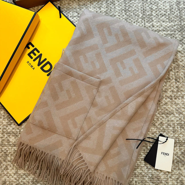 FF PONCHO IN TUSCAN BEIGE CASHMERE 413684