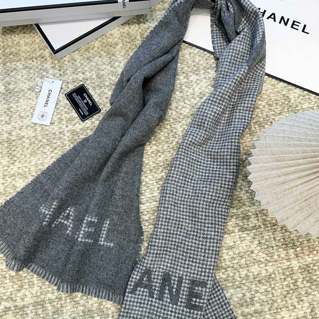 HOUNDSTOOTH SCARF 185 CM IN SHADOW GRAY CASHMERE 393122