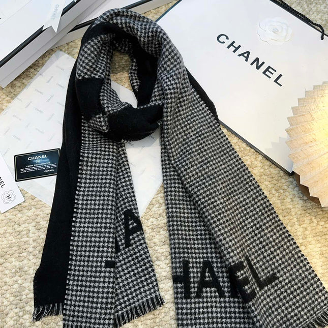 HOUNDSTOOTH SCARF 185 CM IN BLACK CASHMERE 393123
