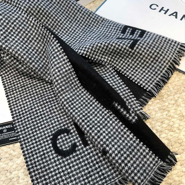 HOUNDSTOOTH SCARF 185 CM IN BLACK CASHMERE 393123
