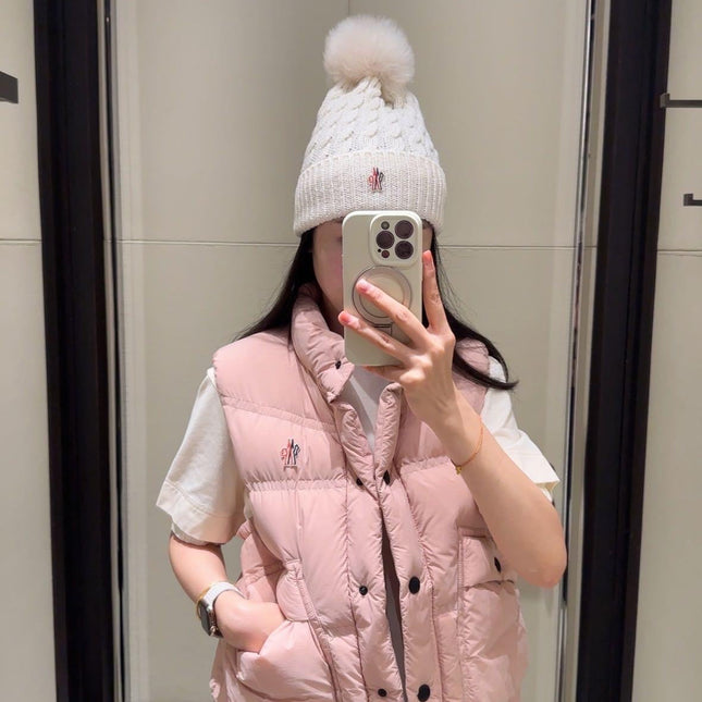 MONCLER 25S SLEEVELESS PUFFER VEST 200