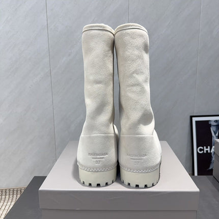 BALENCIAGA 25S BOOTS PLATFORM HEEL IN WHITE SUEDE STYLE 3
