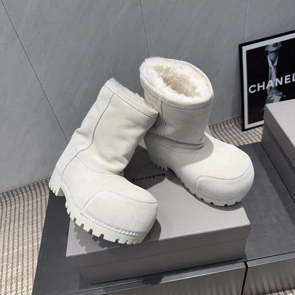 BALENCIAGA 25S LOW ANKLE BOOTS PLATFORM HEEL IN WHITE SUEDE STYLE 2