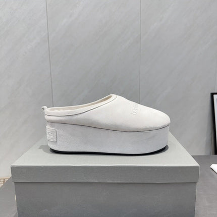 BALENCIAGA 25S AURALEE SLIP-ON 50 MM IN WHITE SUEDE STYLE 3