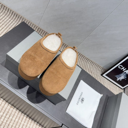 BALENCIAGA 25S AURALEE SLIP-ON 50 MM IN LIGHT BROWN SUEDE STYLE 1