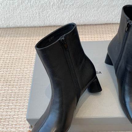 ANKLE BOOTS IN BLACK LOGO EMBOSSED SOFT SHEEPSKIN