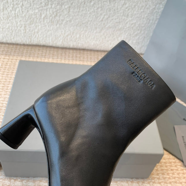 ANKLE BOOTS IN BLACK LOGO EMBOSSED SOFT SHEEPSKIN