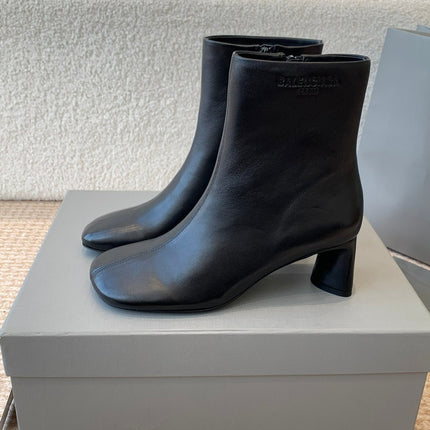 ANKLE BOOTS IN BLACK LOGO EMBOSSED SOFT SHEEPSKIN