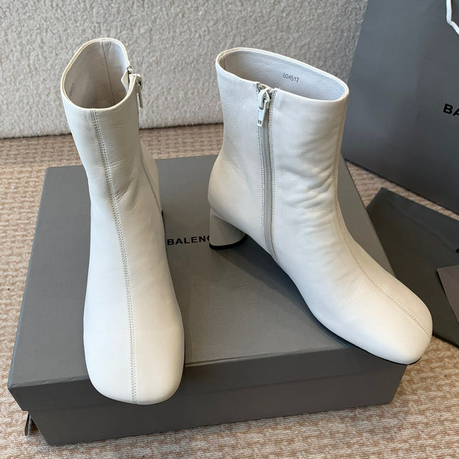 ANKLE BOOTS IN WHITE LOGO EMBOSSED SOFT SHEEPSKIN