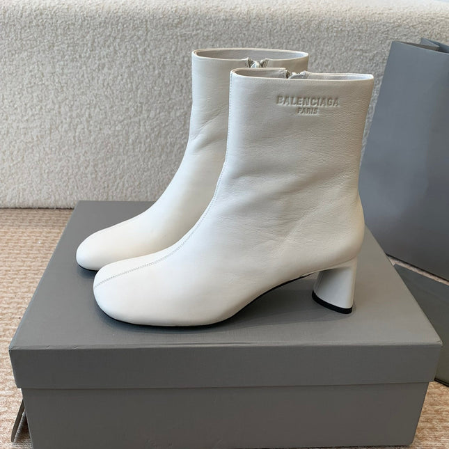 ANKLE BOOTS IN WHITE LOGO EMBOSSED SOFT SHEEPSKIN
