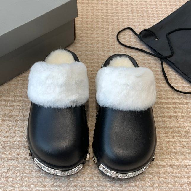 PLATFORM MULES IN BLACK RUBBER MIX RABBIT FUR SILVER HARDWARE