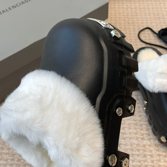 PLATFORM MULES IN BLACK RUBBER MIX RABBIT FUR SILVER HARDWARE