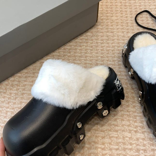PLATFORM MULES IN BLACK RUBBER MIX RABBIT FUR SILVER HARDWARE
