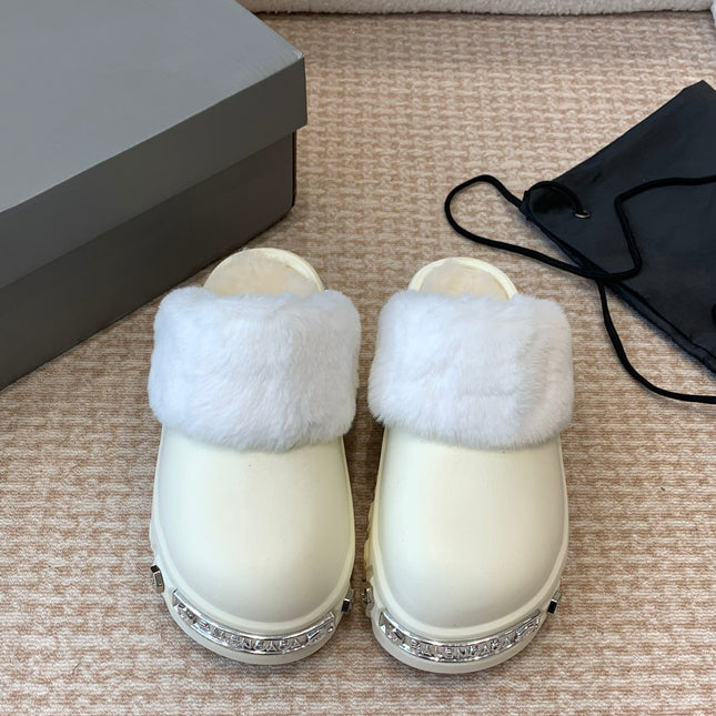 PLATFORM MULES IN BEIGE RUBBER MIX RABBIT FUR SILVER HARDWARE
