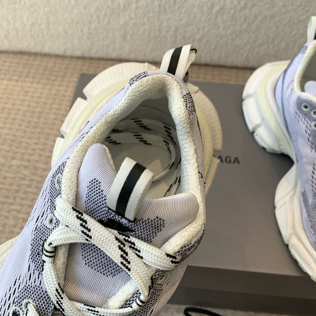 UNDER ARMOUR 3XL KNIT SNEAKER IN LIGHT GRAY WHITE AND BLACK POLYESTER