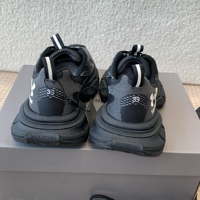 UNDER ARMOUR 3XL KNIT SNEAKER IN BLACK AND WHITE POLYESTER