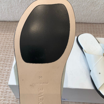 PETAL BELT FLAT SANDAL IN WHITE CALFSKIN