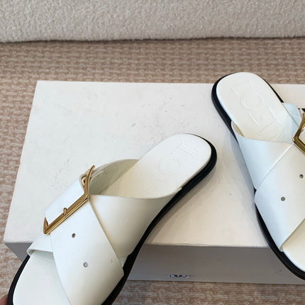 PETAL BELT FLAT SANDAL IN WHITE CALFSKIN