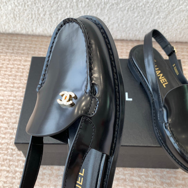 CC MOCCASIN SLINGBACK IN BLACK PATENT CALFSKIN