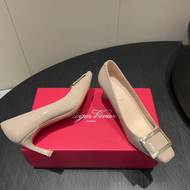 BELLE VIVIER PUMPS IN NUDE GLOSSY CALFSKIN GOLD BUCKLE