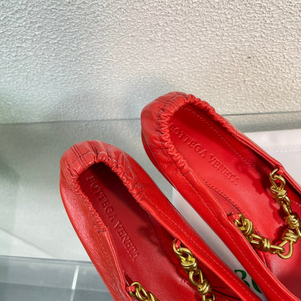 SHARP CHAIN PUMP 6 CM IN RUBY RED CALFSKIN