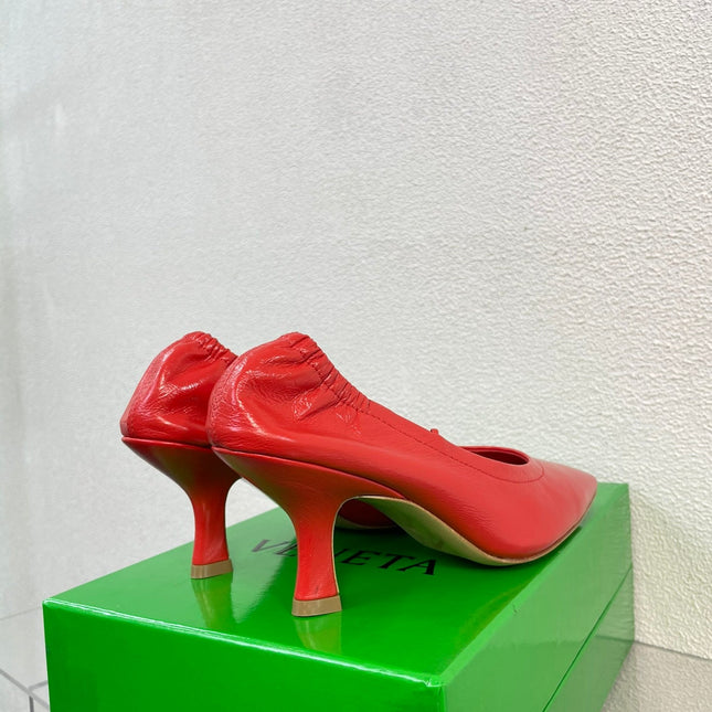 SHARP CHAIN PUMP 6 CM IN RUBY RED CALFSKIN