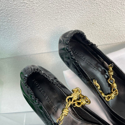 SHARP CHAIN PUMP 6 CM IN BLACK CALFSKIN