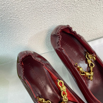 SHARP CHAIN PUMP 6 CM IN MAHOGANY RED CALFSKIN